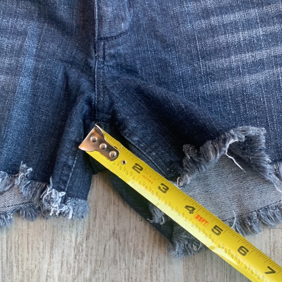 Express cutoff Jean shorts - Picture 5 of 7